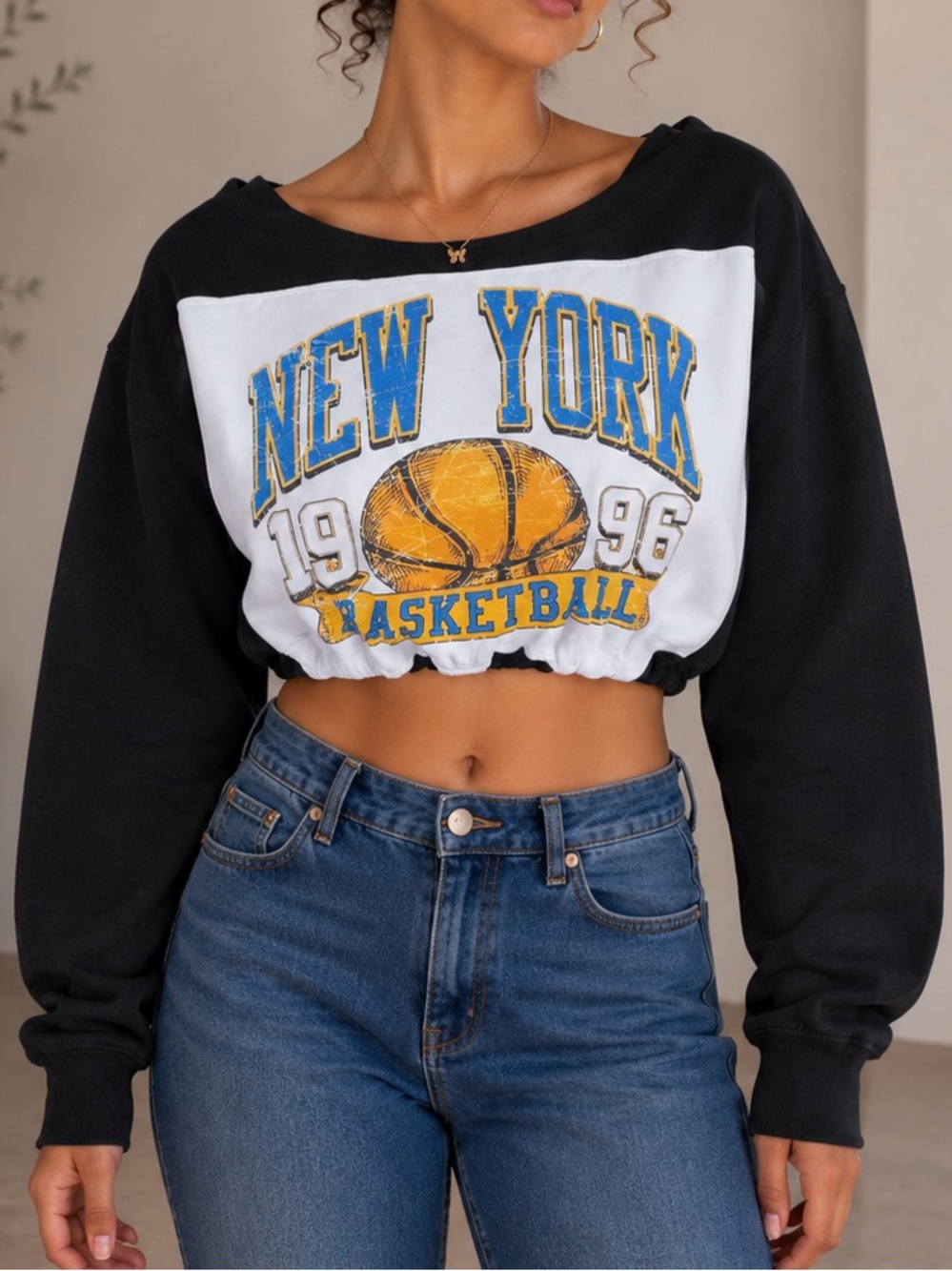 Cropped New York Knicks Basketball Graphic Sweatshirt - Black/White